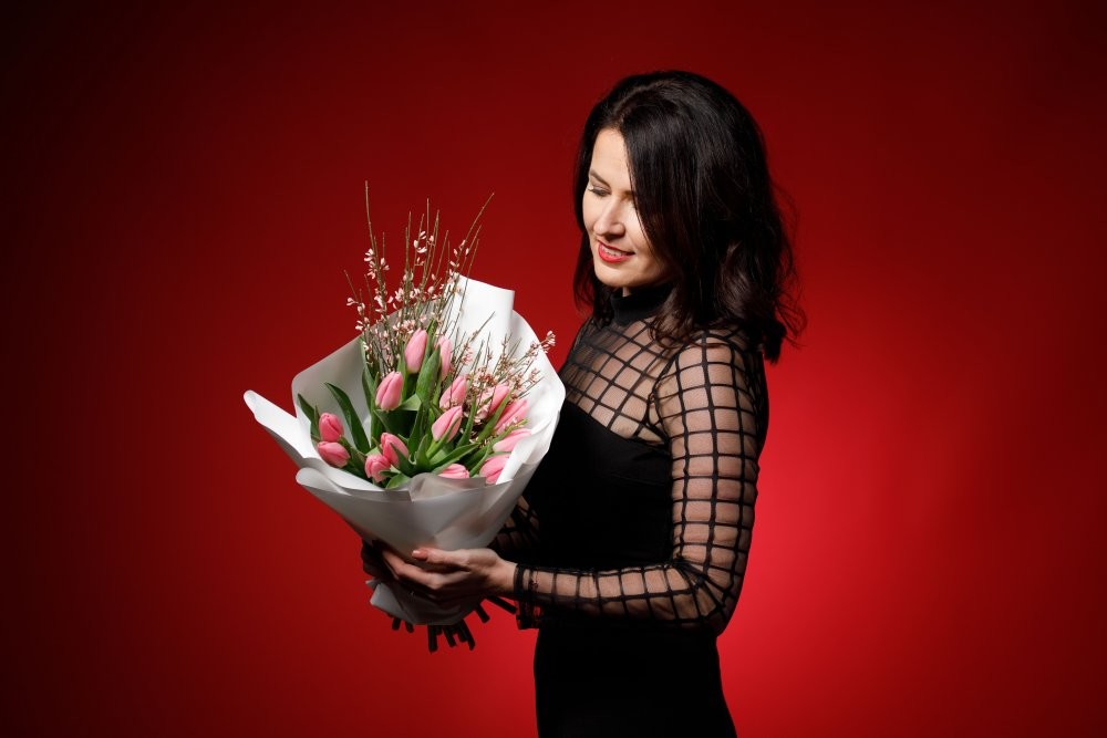 first_kiss_tulips.jpg